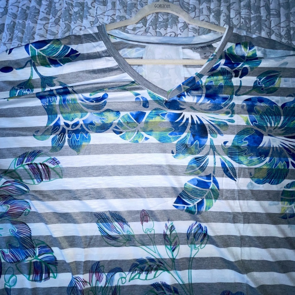 Catherines Gray and White Graphic Tee with Short Sleeves
